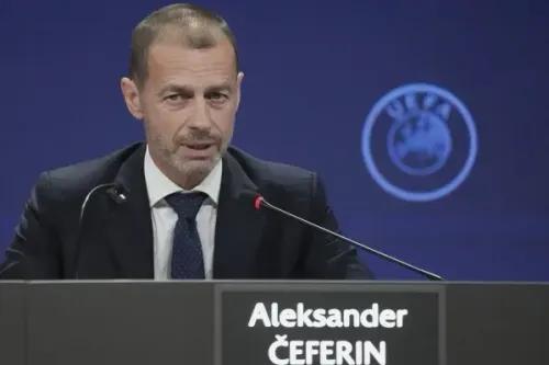 ألكسندر تشيفرين، رئيس يويفا، يتحدث في مؤتمر صحفي حول توسيع كأس العالم 2030 إلى 64 فريقًا، معبراً عن معارضته للفكرة.